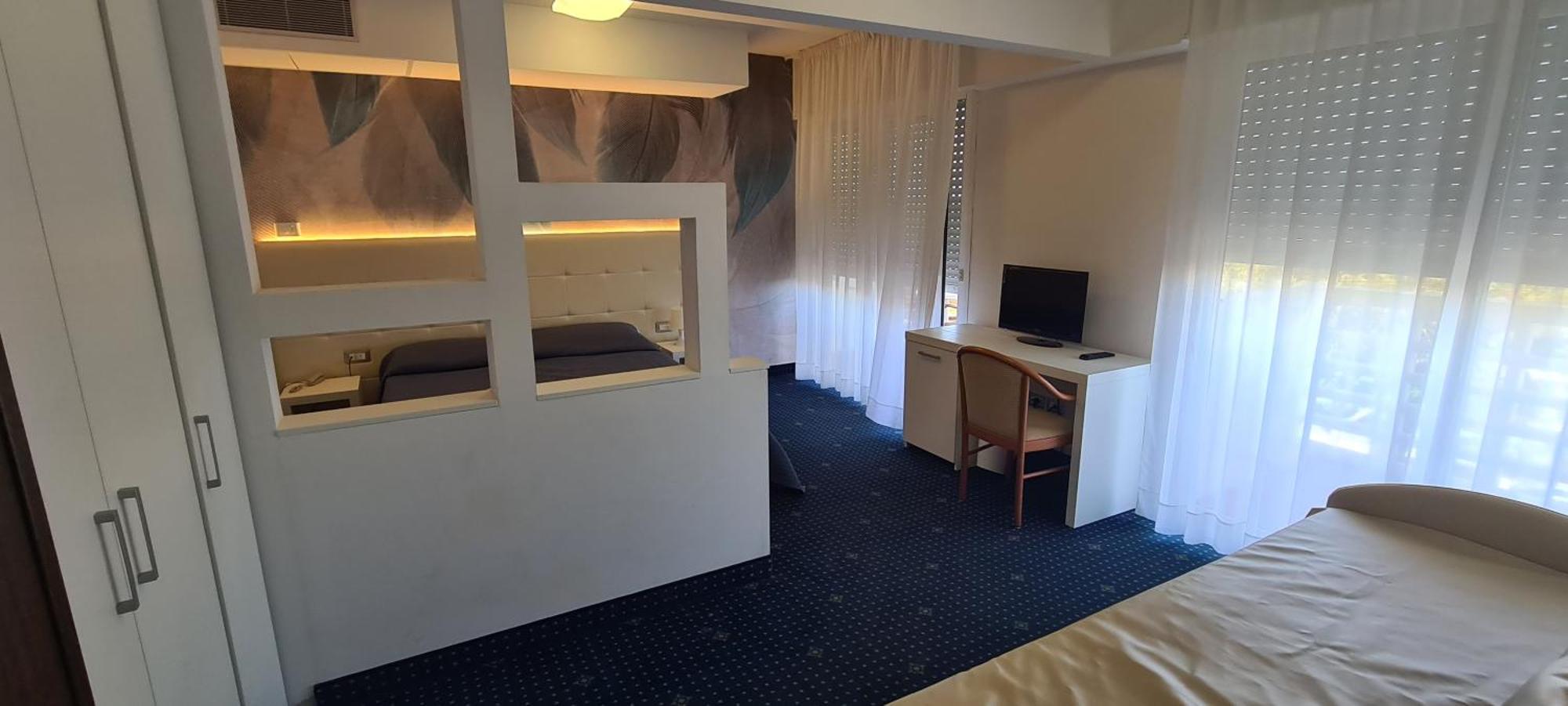 Hotel Eros لينانو سابيادورو المظهر الخارجي الصورة