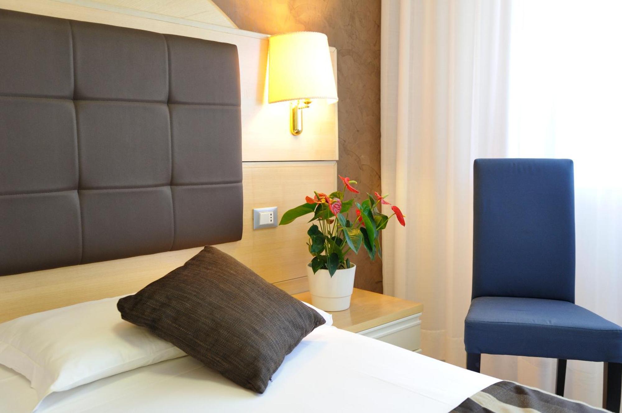 Hotel Eros لينانو سابيادورو المظهر الخارجي الصورة